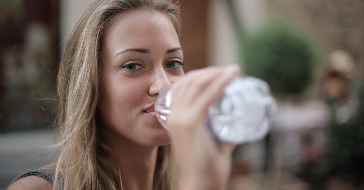 découvrez l'importance de l'hydratation pour votre santé et votre bien-être. découvrez des conseils pour rester hydraté, les bienfaits de l'eau et comment incorporer des liquides à votre routine quotidienne pour stimuler l'énergie, améliorer la concentration et favoriser le bien-être général.