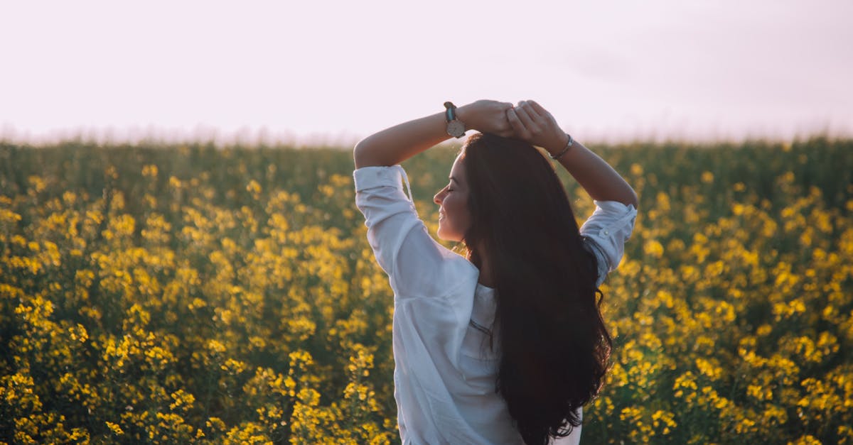 découvrez l'importance de la posture dans la vie quotidienne. Découvrez comment le maintien d'une bonne posture peut améliorer votre santé, renforcer votre confiance en vous et améliorer votre bien-être général. Découvrez des conseils et des techniques pour obtenir une posture optimale au travail, à la maison et pendant les activités physiques.