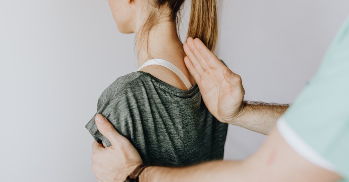 discover effective strategies for managing upper back pain, including causes, treatment options, and preventive measures to improve your comfort and overall well-being.