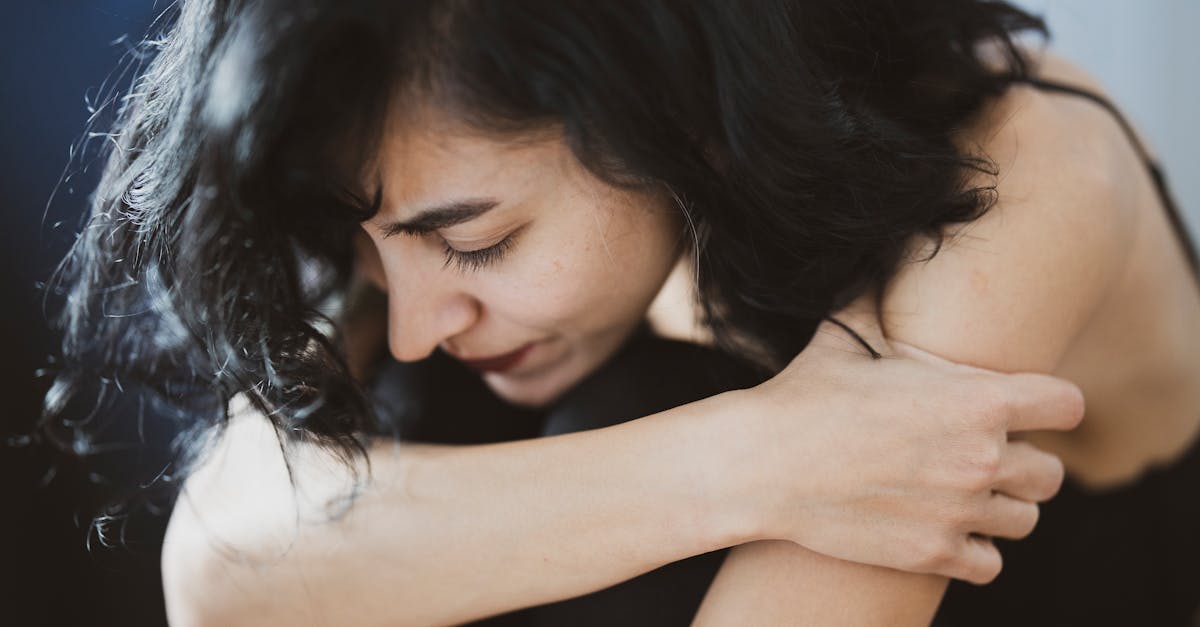 discover effective treatments and remedies for arm pain. learn about causes, symptoms, and preventive measures to help you manage discomfort and improve your arm's mobility.