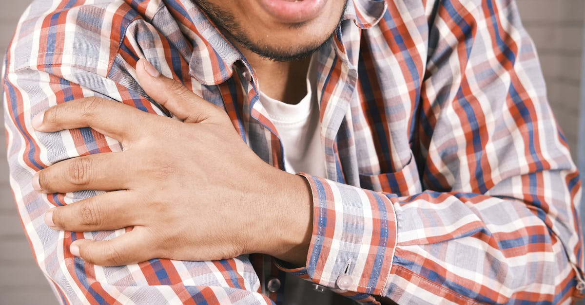 discover the causes, symptoms, and treatment options for shoulder blade pain. explore effective remedies to relieve discomfort and improve mobility, helping you regain your quality of life.