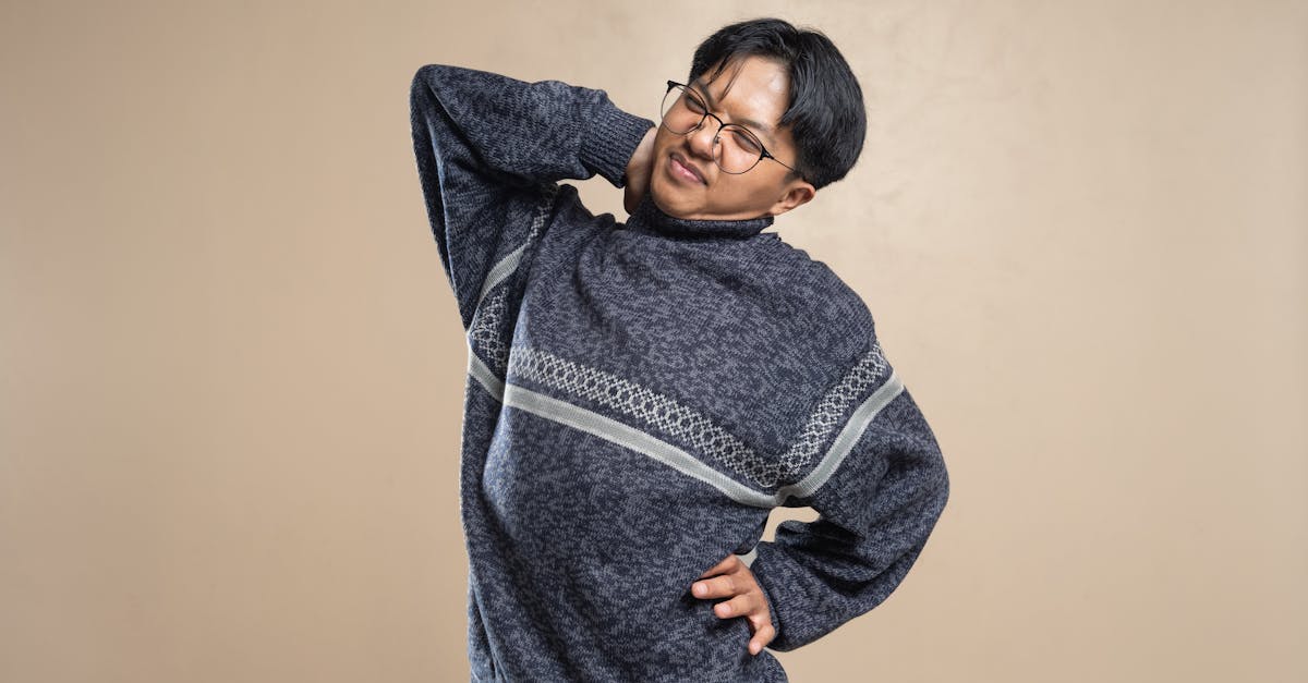 discover effective strategies to alleviate shoulder pain and improve your mobility. learn about causes, treatment options, and prevention tips to maintain a healthy and pain-free shoulder.