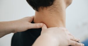 discover effective solutions for shoulder pain relief with expert tips and treatments. alleviate discomfort and improve mobility with our comprehensive guide.