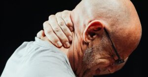 discover effective solutions for shoulder pain relief with our expert tips and treatments. alleviate discomfort and restore mobility today!