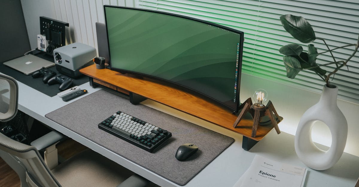 discover the perfect blend of comfort and support with our ergonomic chair. designed to promote good posture and reduce fatigue, this chair is ideal for long hours of work or study. experience enhanced productivity and well-being with a chair that adapts to your body.