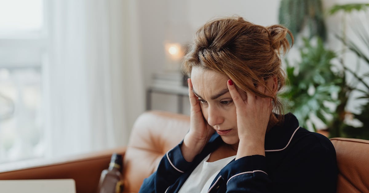 discover effective solutions and coping strategies for headaches. learn about different types, symptoms, causes, and treatment options to manage your pain and improve your quality of life.