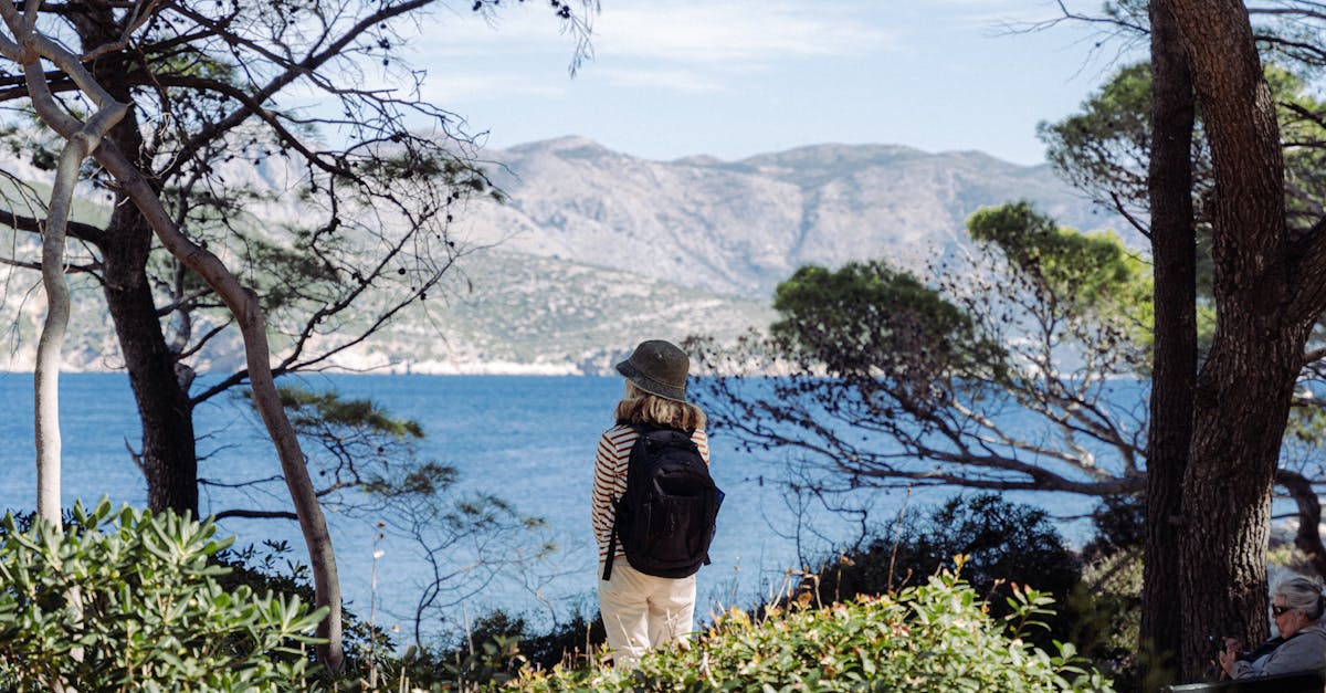 discover the ultimate in comfort and style with our ergonomic backpacks, designed to provide optimal support for your back while carrying your essentials. perfect for travel, work, or daily use, these backpacks help reduce strain and promote better posture.