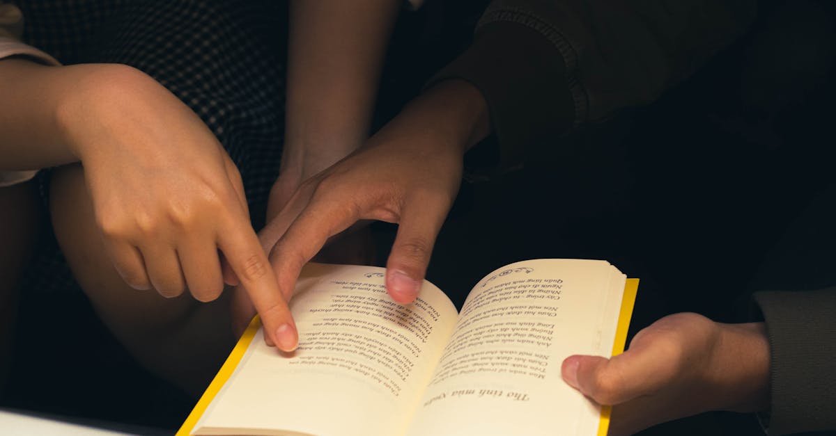 discover the impact of text neck, a modern condition caused by prolonged phone and tablet use. learn about its symptoms, prevention tips, and effective treatments to maintain a healthy posture and relieve neck pain.